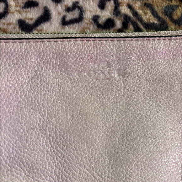 Authentic cream colored coach wallet/wristlet - Picture 3 of 10